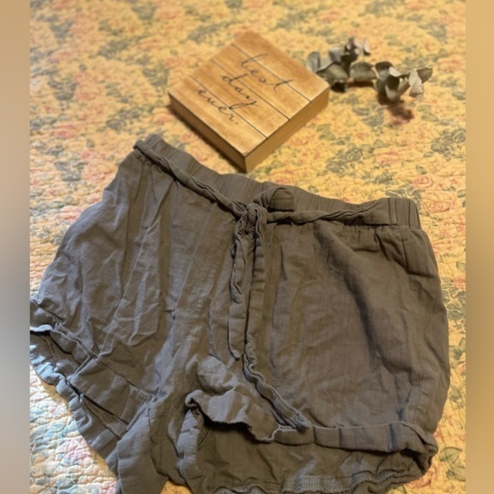 SHEIN Linen green women’s shorts size Large